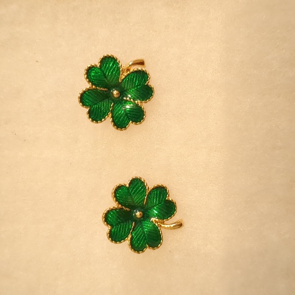 Vintage Avon Shamrock  "Luck of the Irish" St. Patrick's Day Earrings - Picture 2 of 4